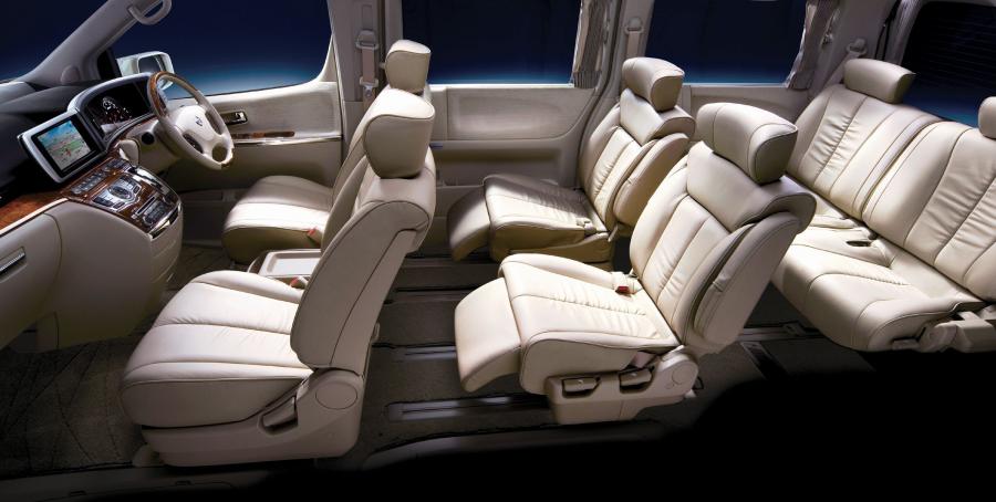  Nissan Elgrand 2012 года  (фото 3 из 3)